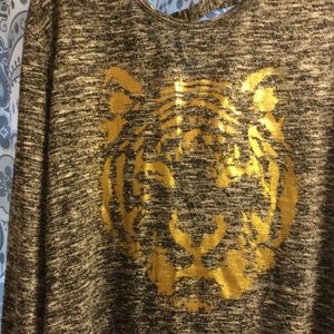 Gold tiger sweater XL juniors